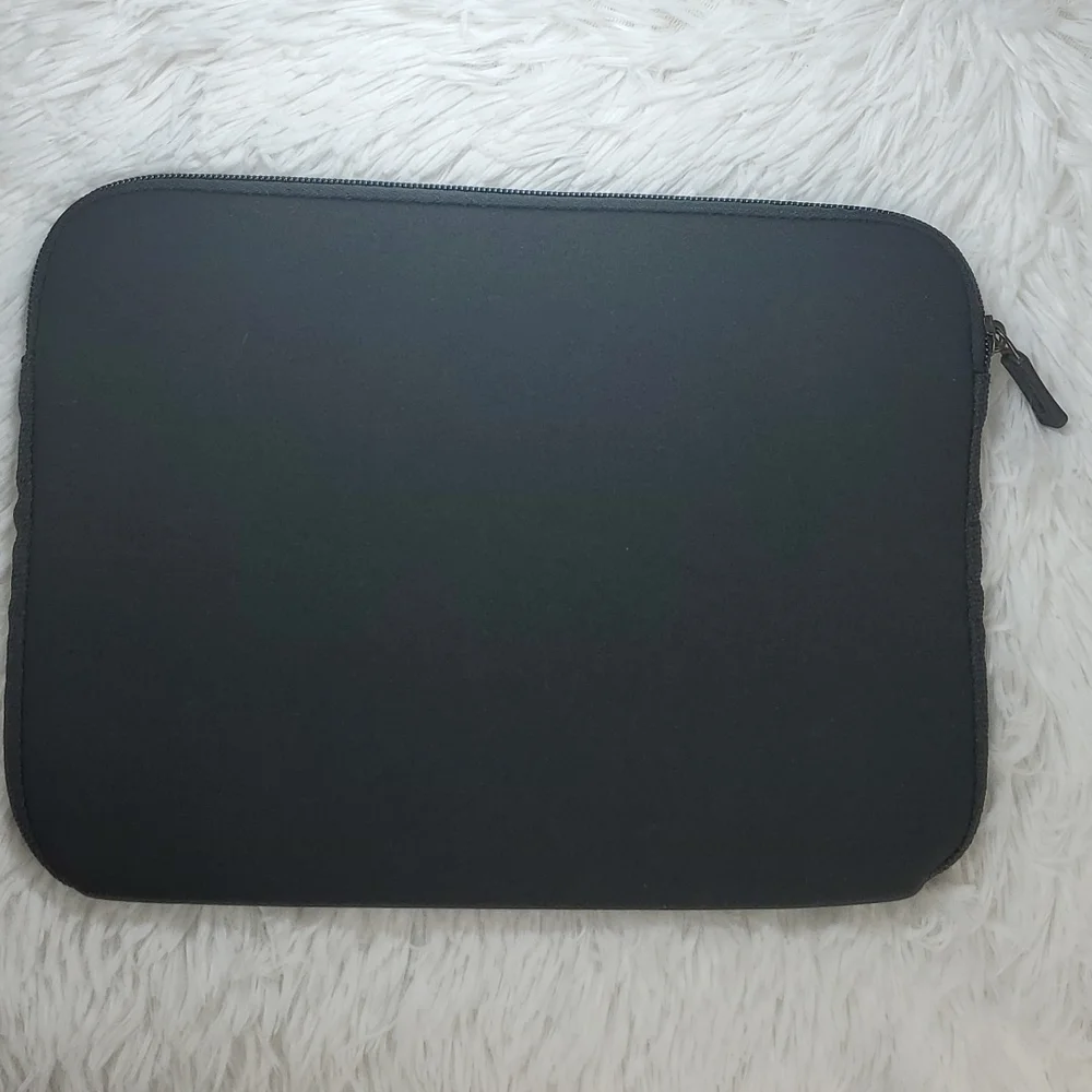 Amazon Basics Electronic Pouch